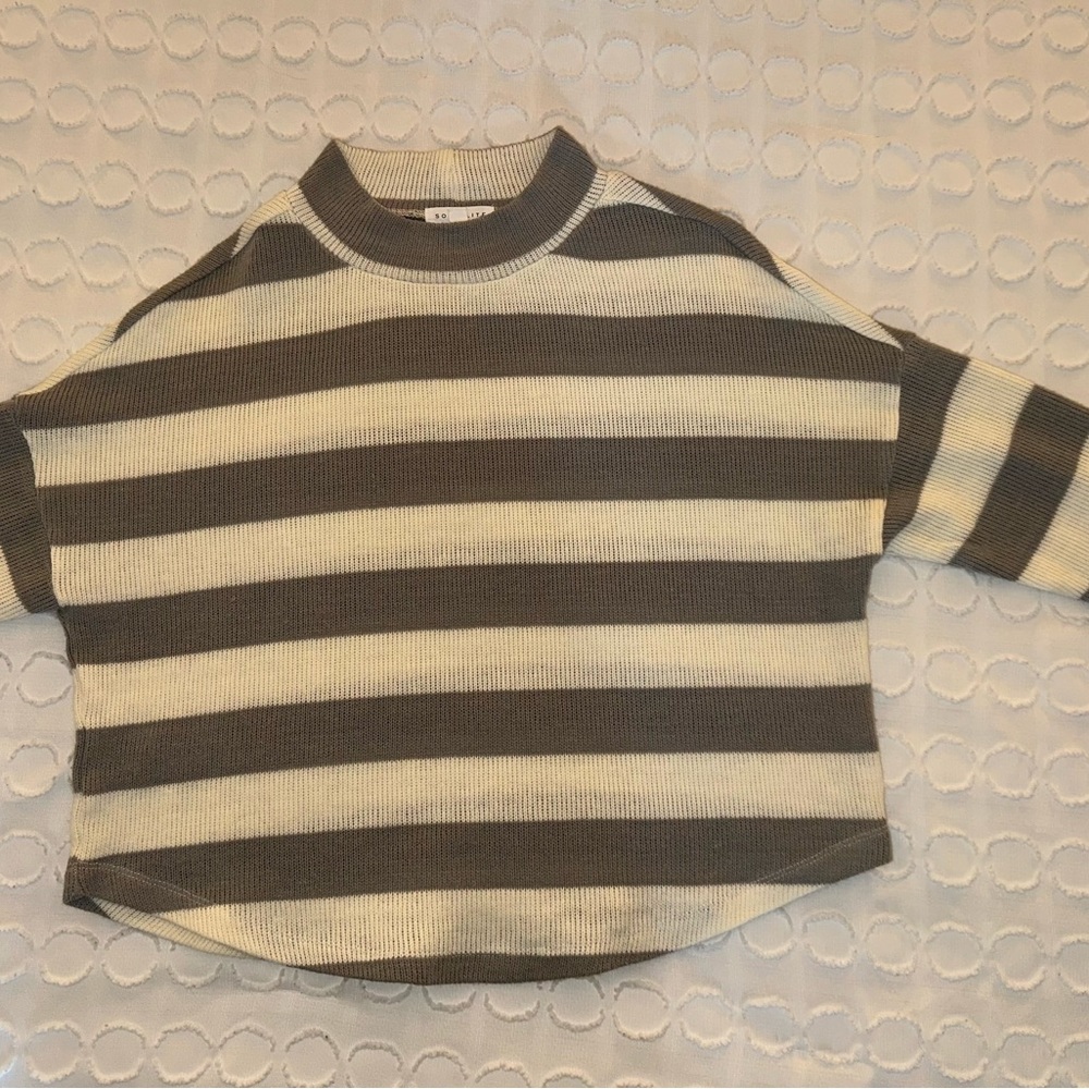 Women’s Socialite Grey & Off White Small Sweater